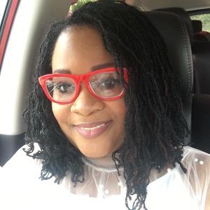 Meet your Posher, Elena